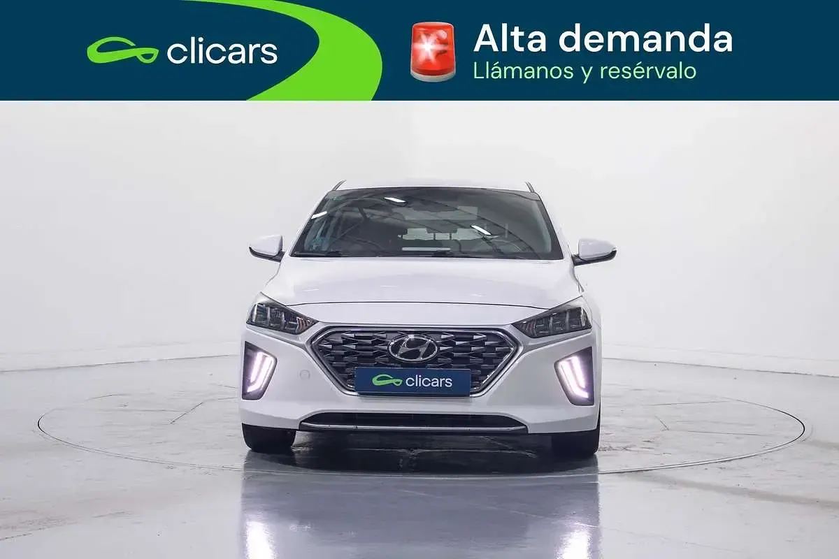 Usado Hyundai Ioniq 105 CV (77 kW) 2022 Blanco Utilitario