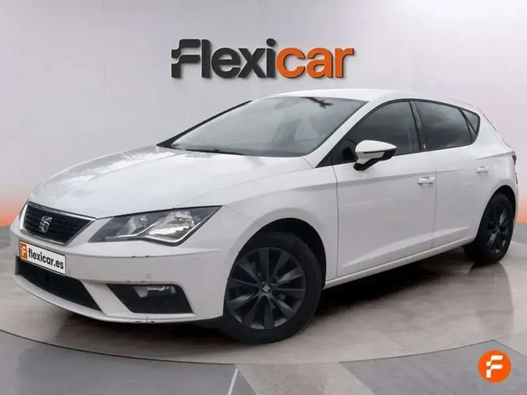 Usado Seat Leon ST Style 131 CV (96 kW) 2019 Blanco Familiar