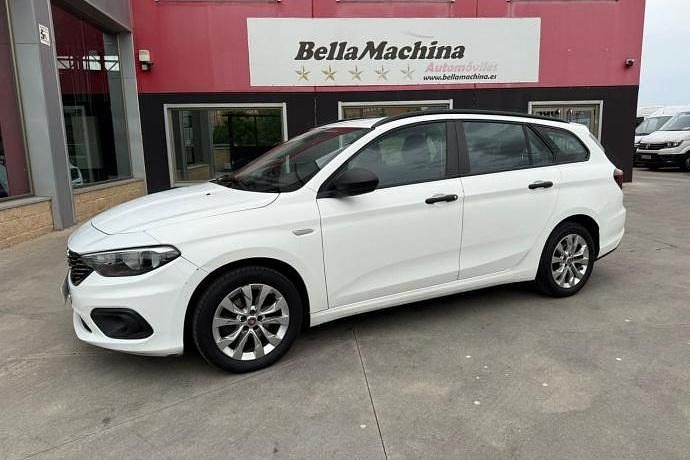 Usado Fiat Tipo Lounge 120 CV (88 kW) 2018 Blanco Familiar