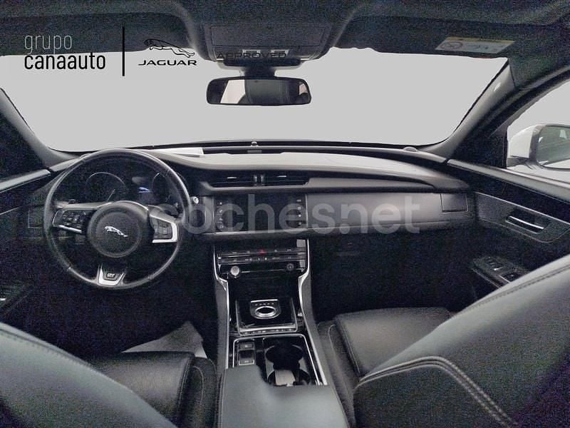Usado Jaguar XF R-Sport 180 CV (132 kW) 2016 Blanco Berlina