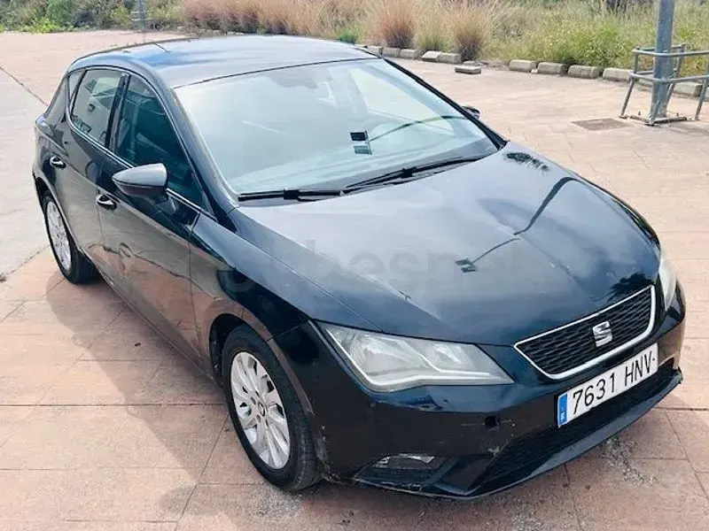 Usado Seat Leon Reference 105 CV (77 kW) 2013 Negro Berlina