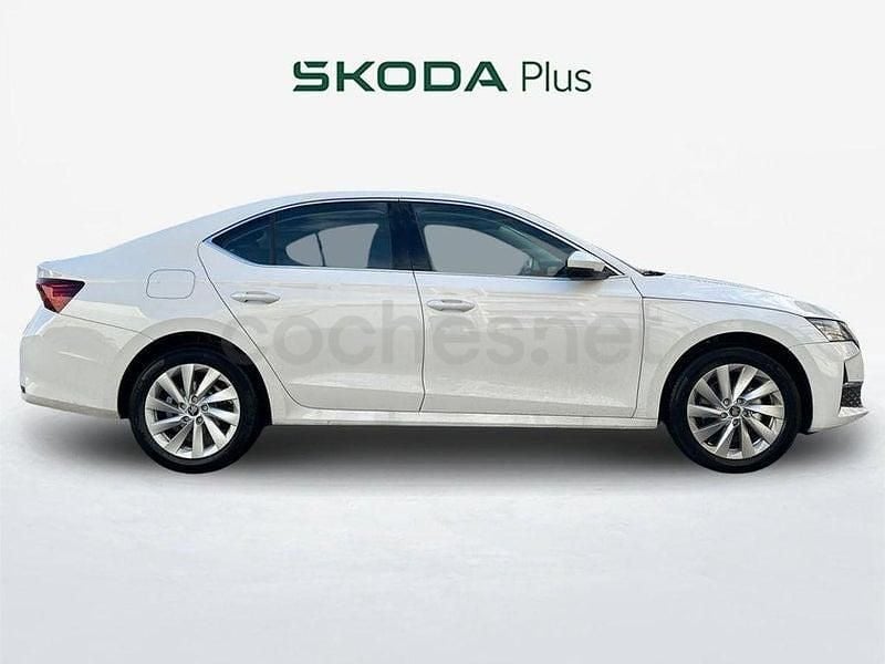 Nuevo Skoda Octavia Selection 150 CV (110 kW) 2025 Blanco Berlina