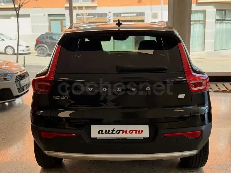 Usado Volvo XC40 Core 211 CV (155 kW) 2022 Negro SUV