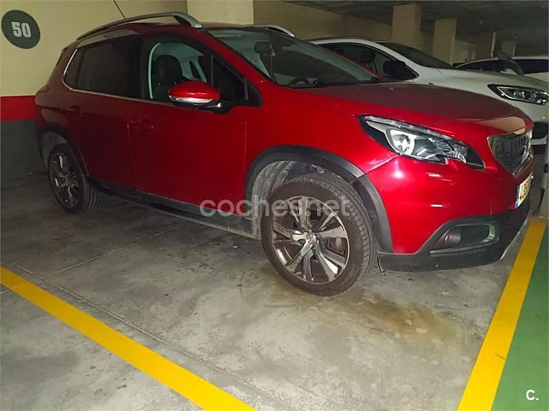 Usado Peugeot 2008 Allure 110 CV (80 kW) 2018 Rojo SUV