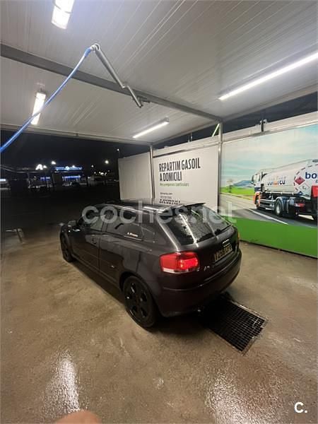 Usado Audi A3 Ambiente 140 CV (102 kW) 2003 Negro Utilitario