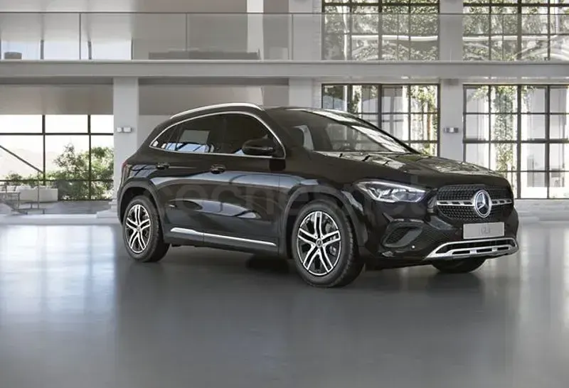 Usado Mercedes GLA180 Progressive 136 CV (100 kW) 2022 Nachtschwarz  unilack SUV