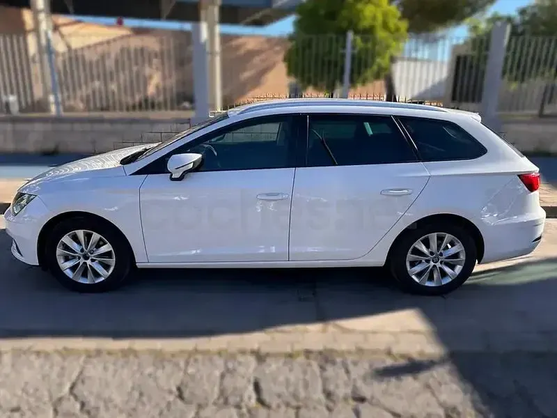 Usado Seat Leon Style 115 CV (84 kW) 2020 Blanco Berlina