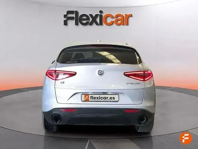 Usado Alfa Romeo Stelvio Sprint 200 CV (147 kW) 2022 Gris SUV