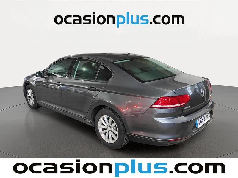 Usado VW Passat Edition 120 CV (88 kW) 2015 Gris Berlina