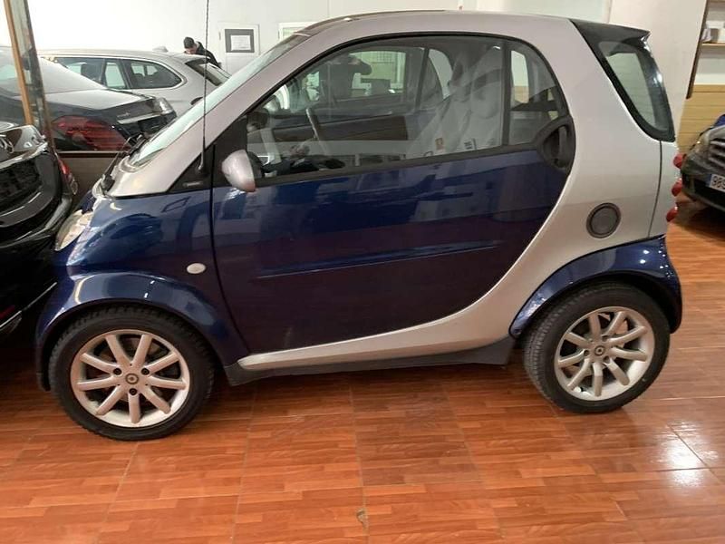 Usado Smart ForTwo Coupé Passion 61 CV (44 kW) 2004 Azul Coupe