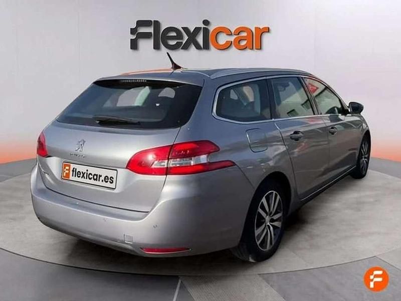 Usado Peugeot 308 SW Allure 131 CV (96 kW) 2019 Gris Familiar