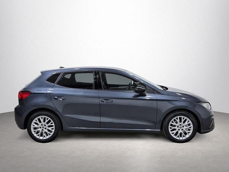 Usado Seat Ibiza FR 116 CV (85 kW) 2024 Gris Utilitario