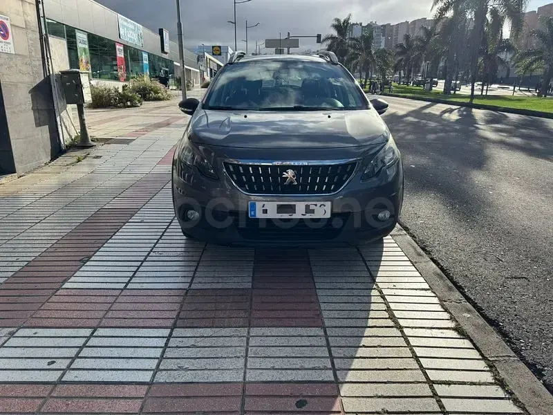 Usado Peugeot 2008 Allure 130 CV (95 kW) 2017 Beige SUV
