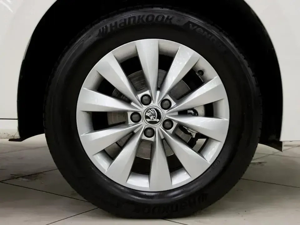 Usado Skoda Kamiq Ambition 110 CV (80 kW) 2022 Otro SUV