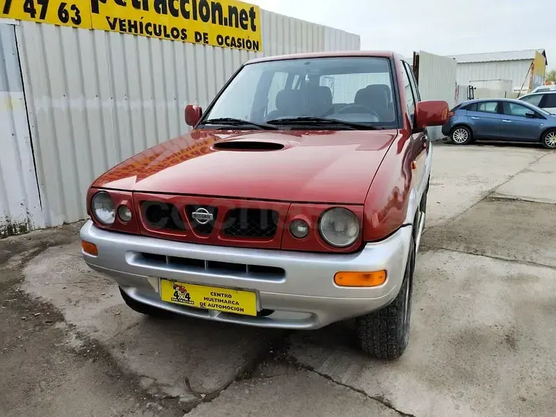 Begagnad Nissan Terrano 125 HK (91 kW) 1999 Röd SUV