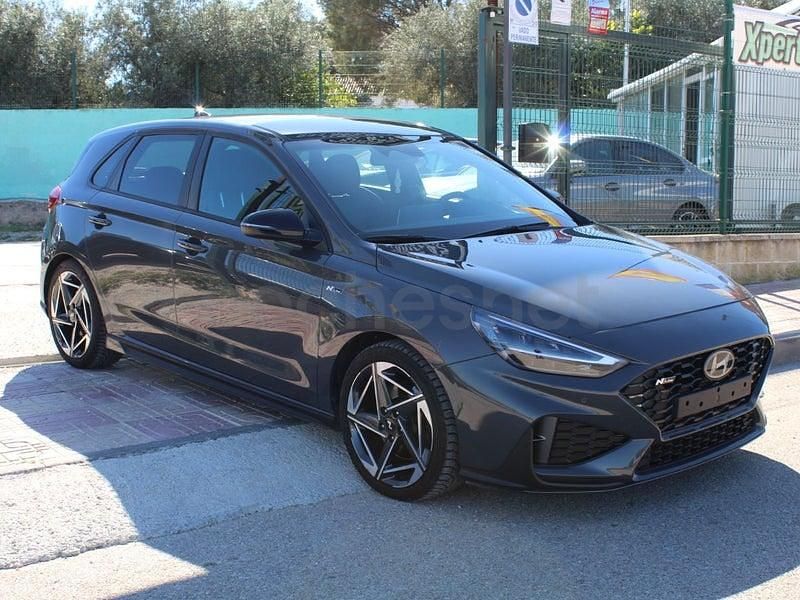 Usado Hyundai i30 N Line 96 CV (70 kW) 2024 Gris / plata Berlina