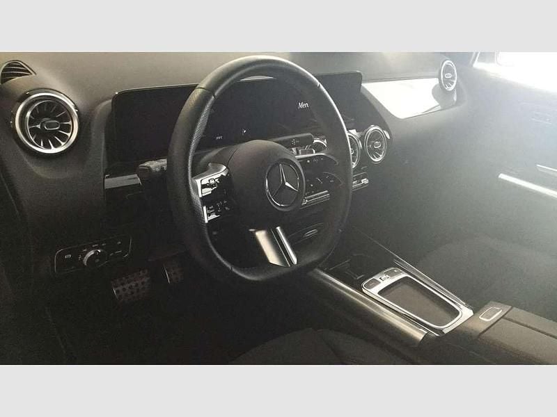 Usado Mercedes GLA250 218 CV (160 kW) 2025 Gris SUV