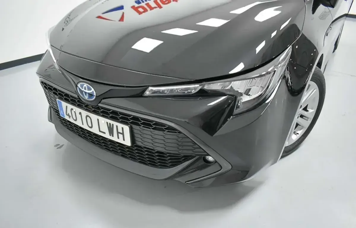 Usado Toyota Corolla Active 122 CV (89 kW) 2022 Negro Utilitario