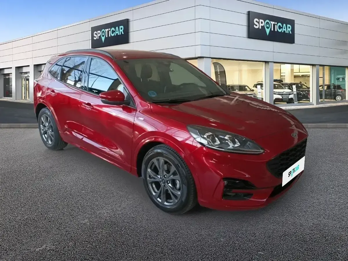 Usado Ford Kuga ST-Line 120 CV (88 kW) 2023 Rojo SUV