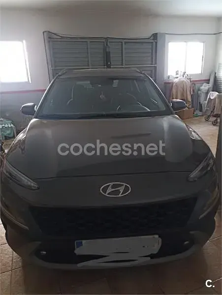 Usado Hyundai Kona 120 CV (88 kW) 2021 Gris / plata SUV