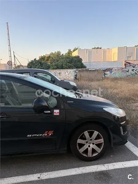 Usado Peugeot 308 Sportium 90 CV (66 kW) 2010 Negro Berlina