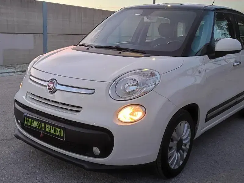 Usado Fiat 500L Lounge 85 CV (62 kW) 2016 Blanco Monovolumen