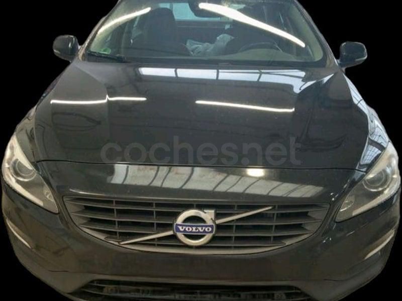 Usado Volvo S60 Momentum 136 CV (100 kW) 2015 Negro Berlina