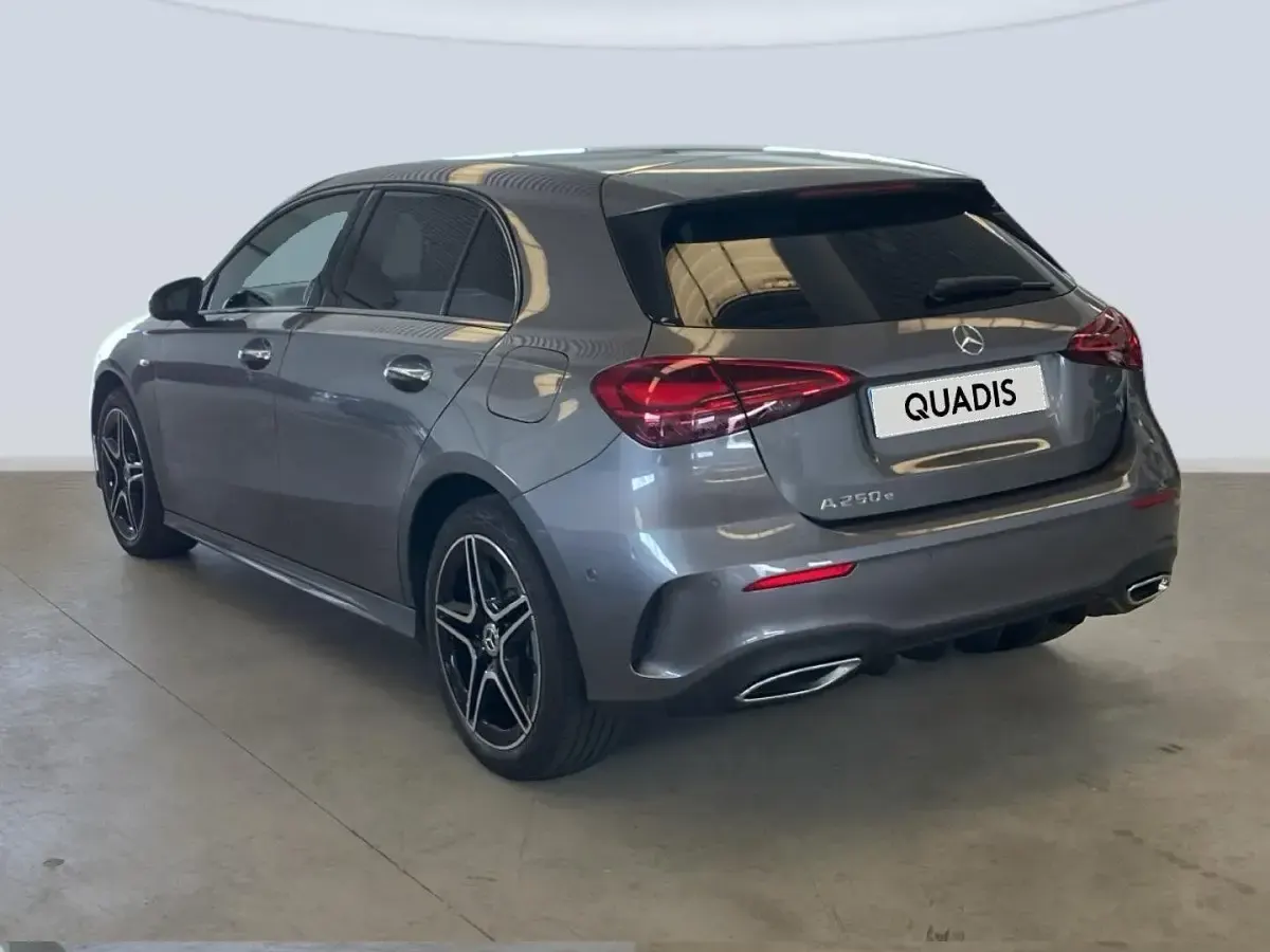 Usado Mercedes A250 218 CV (160 kW) 2025 Gris
