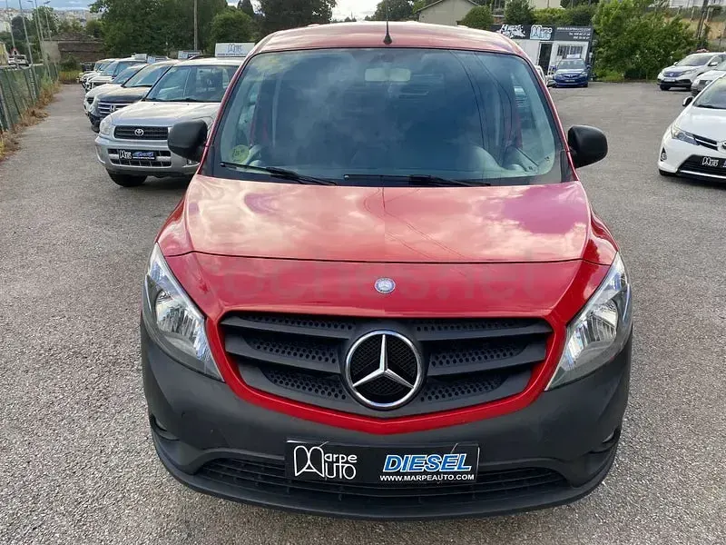 Usado Mercedes Citan 109 90 CV (66 kW) 2015 Rojo Familiar
