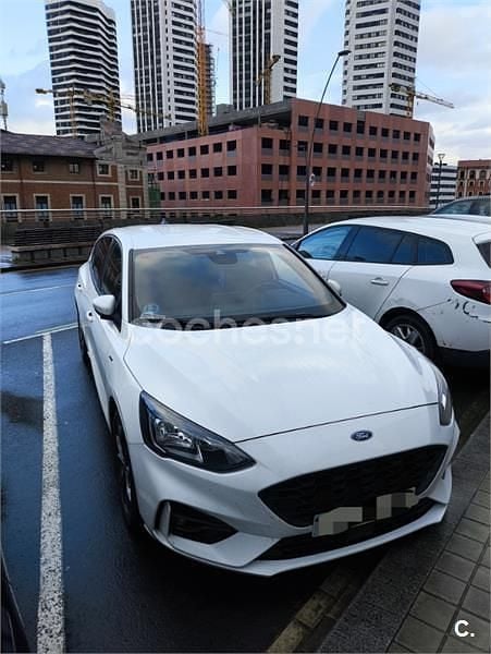Usado Ford Focus ST-Line 125 CV (91 kW) 2021 Blanco Berlina