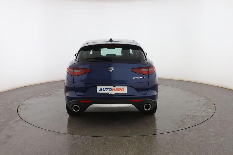 Usado Alfa Romeo Stelvio Super 150 CV (110 kW) 2018 Azul SUV