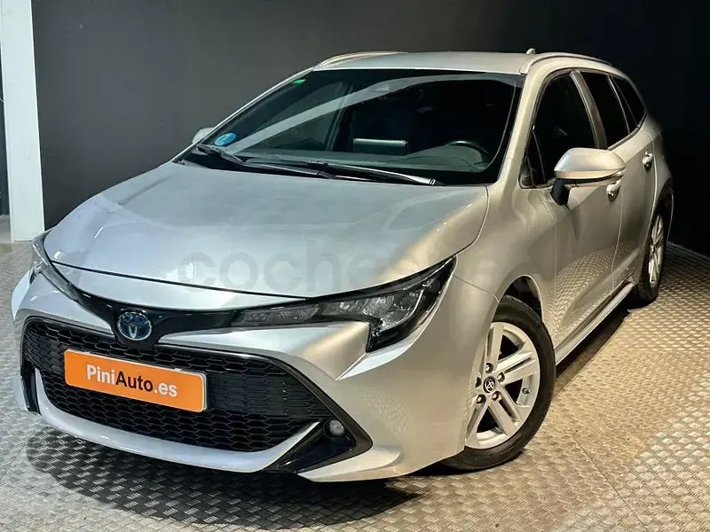 Usado Toyota Corolla Active 122 CV (89 kW) 2022 Gris / plata Familiar