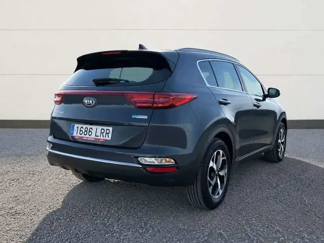 Usado Kia Sportage Plus 136 CV (100 kW) 2021 Negro SUV