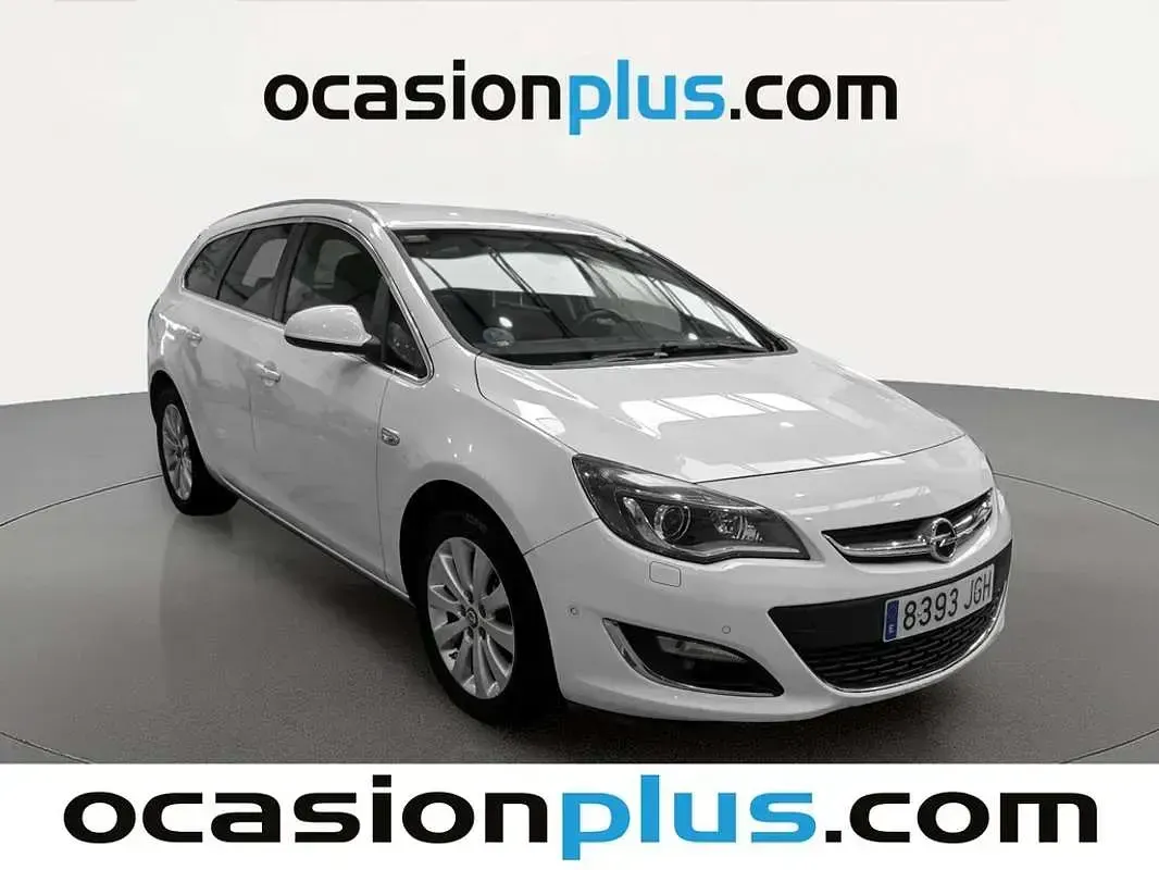 Usado Opel Astra Excellence 136 CV (100 kW) 2015 Blanco Familiar
