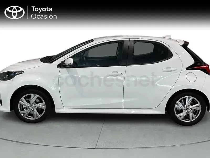 Usado Toyota Yaris Hybrid Active 116 CV (85 kW) 2025 Blanco Berlina