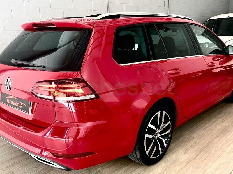 Usado VW Golf VII Sportline 115 CV (84 kW) 2018 Rojo Familiar