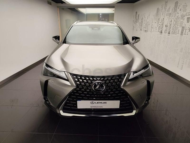 Usado Lexus UX 199 CV (146 kW) 2024 Gris / plata SUV