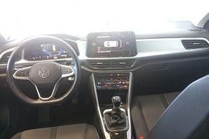 Usado VW T-Roc Life 115 CV (84 kW) 2023 Gris metalizado SUV
