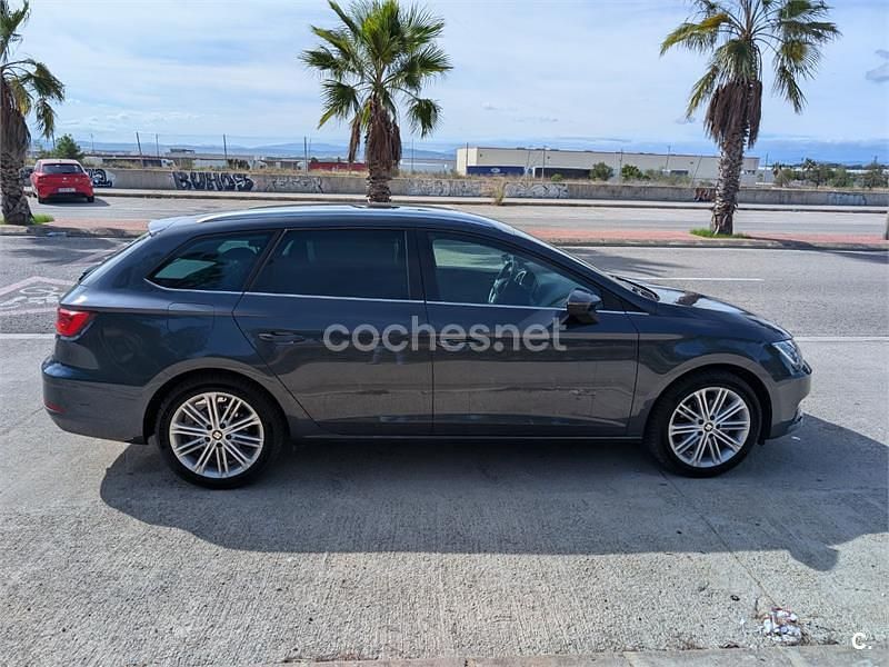 Usado Seat Leon XCELLENCE 150 CV (110 kW) 2019 Gris / plata Familiar