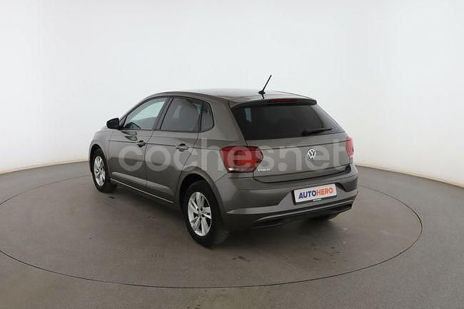 Usado VW Polo Advance 95 CV (69 kW) 2019 Gris Berlina