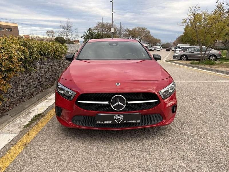 Usado Mercedes A180 116 CV (85 kW) 2019 Rojo Utilitario