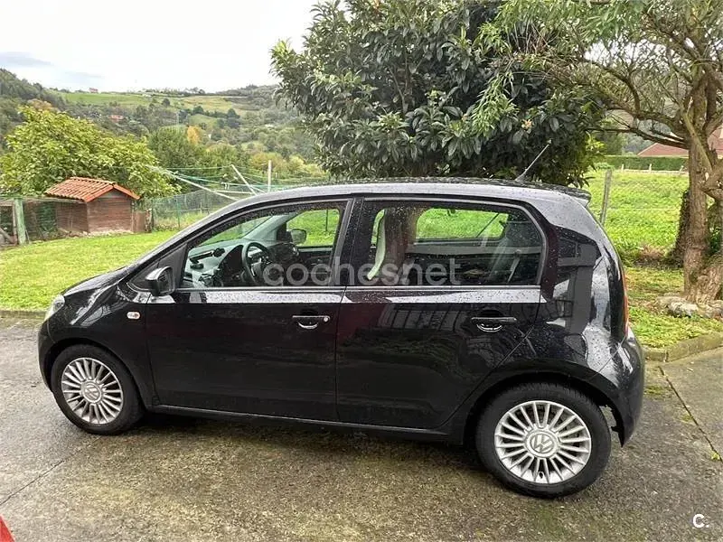 Usado VW up! high up! 75 CV (55 kW) 2014 Negro Utilitario