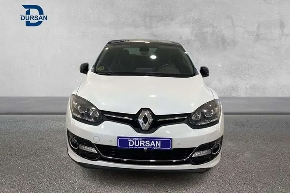 Usado Renault Mégane Coupé Bose Edition 110 CV (80 kW) 2015 Blanco Coupe