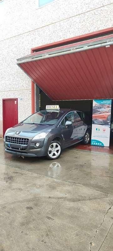 Usado Peugeot 3008 Active 111 CV (81 kW) 2011 Gris Familiar