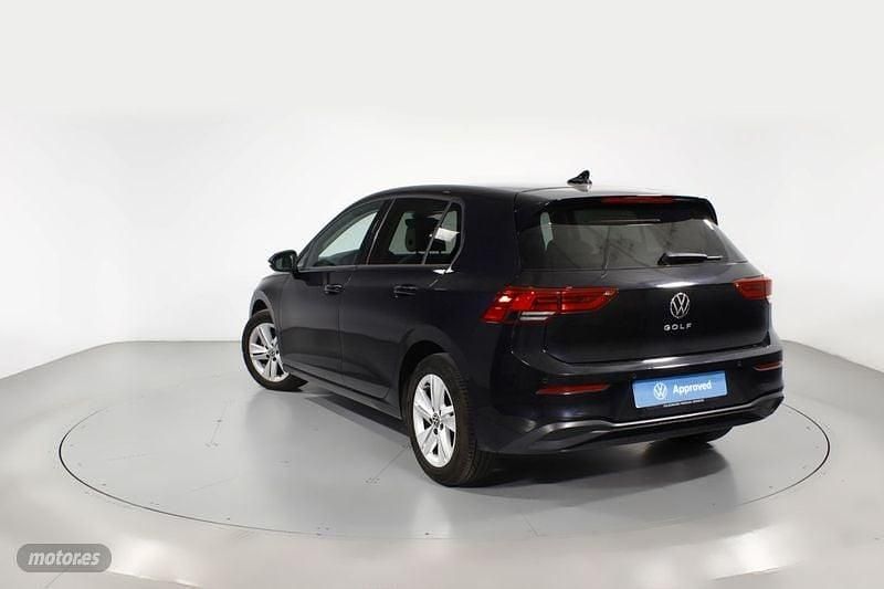 Negro Usado 2022 VW Golf VIII Life Berlina | 24.200 € (Un poco caro) - Imagen 1/4