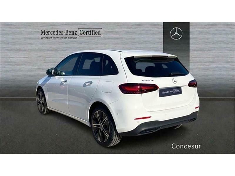Usado Mercedes B250e 218 CV (160 kW) 2024 Blanco polar Utilitario