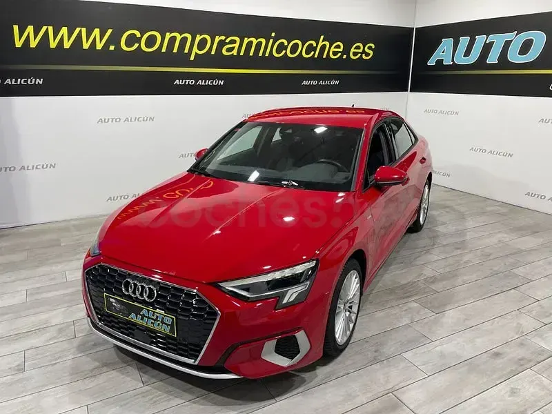 Usado Audi A3 Advanced Plus 150 CV (110 kW) 2021 Rojo Berlina