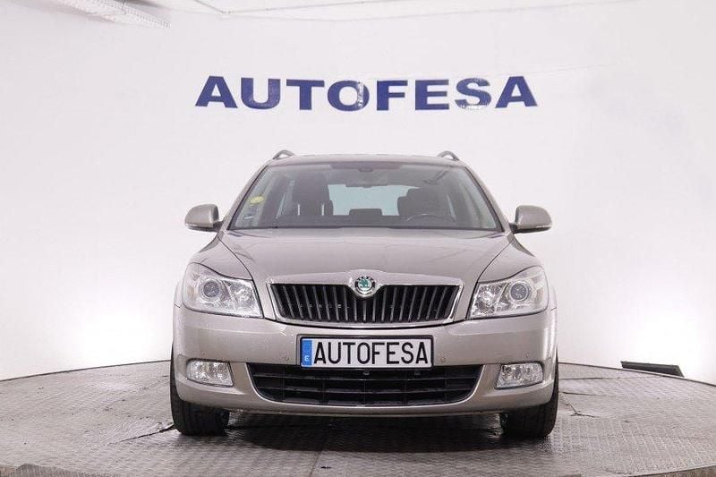 Usado Skoda Octavia 105 CV (77 kW) 2013 Plata Familiar