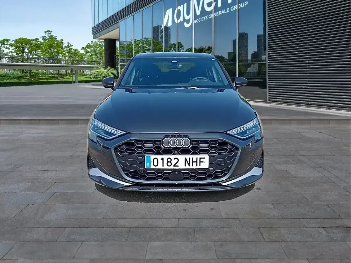 Usado Audi A3 Advanced Plus 150 CV (110 kW) 2025 Gris Berlina