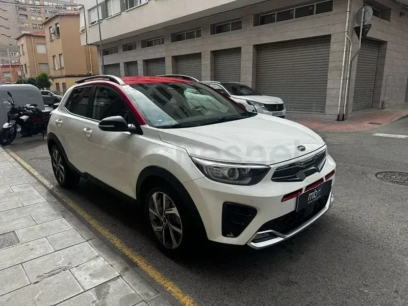 Usado Kia Stonic GT-Line 120 CV (88 kW) 2021 Blanco SUV